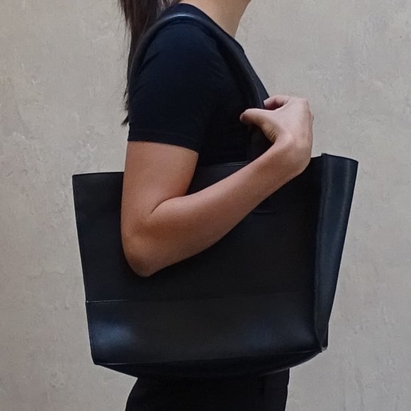 Black Leather Purse - Picture 2 of 3